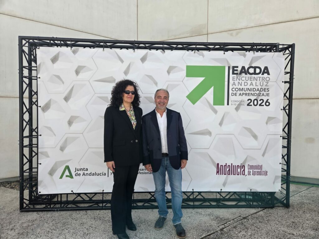 ADIÁN participó los días 9 y 10 de abril en el I Encuentro Andaluz de Comunidades de Aprendizaje, celebrado en Córdoba. El evento, organizado con el apoyo del CEP de Córdoba, reunió a profesionales y responsables educativos con el objetivo de intercambiar buenas prácticas y fortalecer este modelo pedagógico en la región.
Desde ADIÁN se valoran positivamente estos encuentros, que fomentan el intercambio de experiencias entre provincias. Refuerzan, además, una política educativa integradora para todo el alumnado, independientemente de su origen sociocultural.